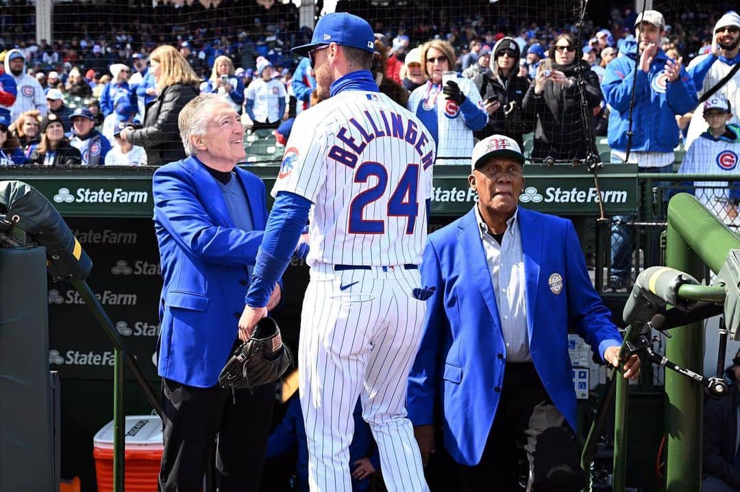 クレイ・ベリンジャーさんのインスタグラム写真 - (クレイ・ベリンジャーInstagram)「Opening day W’s!! #cubbies」3月31日 6時57分 - cody_bellinger