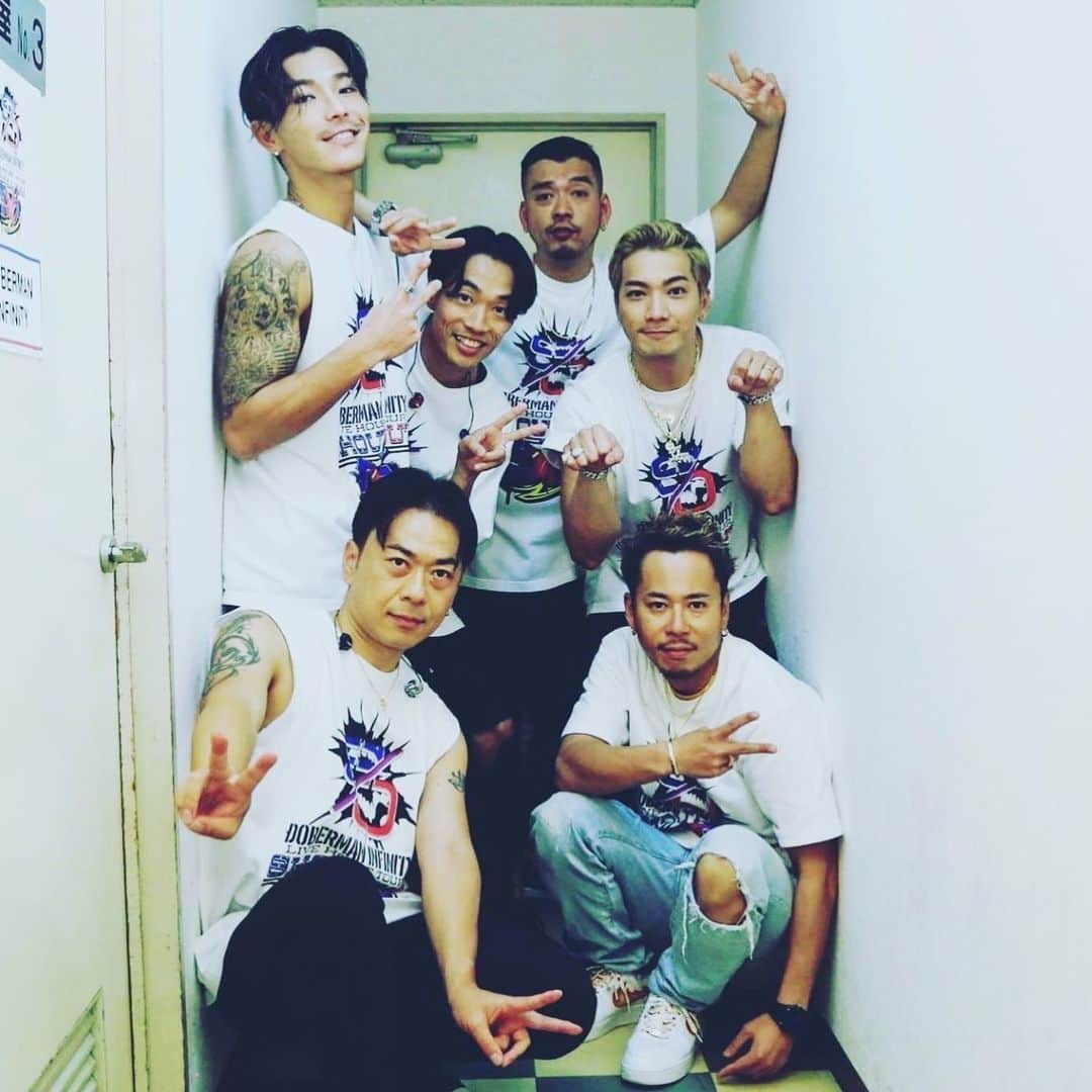 DJ HALのインスタグラム：「3/18  福岡❗️ 3rd Stage🔥🔥🔥  かなり完成度の高いLiveパフォーマンスが出来たと思う！とても良い意味で余裕が持ててきたし　余裕が出て来るともっと色々見えてくる！　更に進化　遊びに来てくれてる皆さんもSNSで色々リサーチしてくれてて曲の楽しみ方もより一層高くなってる気がしました！みんなで作る空間は最高です！ ありがとう 福岡‼️ #dobermaninfinity  #live #tour #fukuoka」