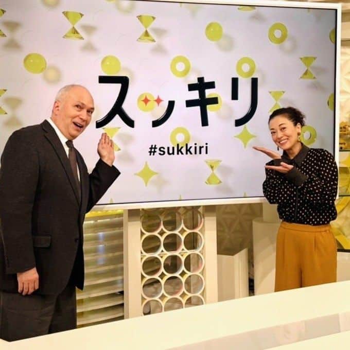 池田有希子のインスタグラム：「#スッキリ　最終回おめでとうございます！モーリーと一緒にコメンテーターをやらせていただいた時の写真、出てきたー！2021年12月のことだったんですね。光陰矢の如し。」