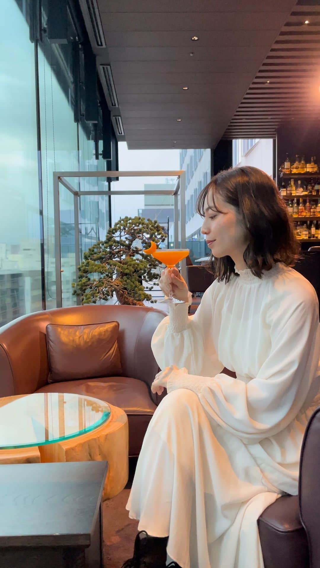 伊藤沙織のインスタグラム：「📍三井ガーデンホテル　日本橋プレミア  ホテルステイしてきました🕊 都内でも充分に癒しを感じ、和モダンのテイストで至るところにこだわりも見受けられる雰囲気です🇯🇵  日本橋プレミアの一番の推しポイントは、なんと言っても金沢の料亭「浅田屋」の味わいが朝食で堪能出来るところ。  小鉢や豆皿に盛り付けられた、胃がよろこぶおかずがたくさん。  朝から贅沢なひとときでした🌸  #三井ガーデンホテル日本橋プレミア  #三井ガーデンホテル #mitsuigardenhotel #pr」