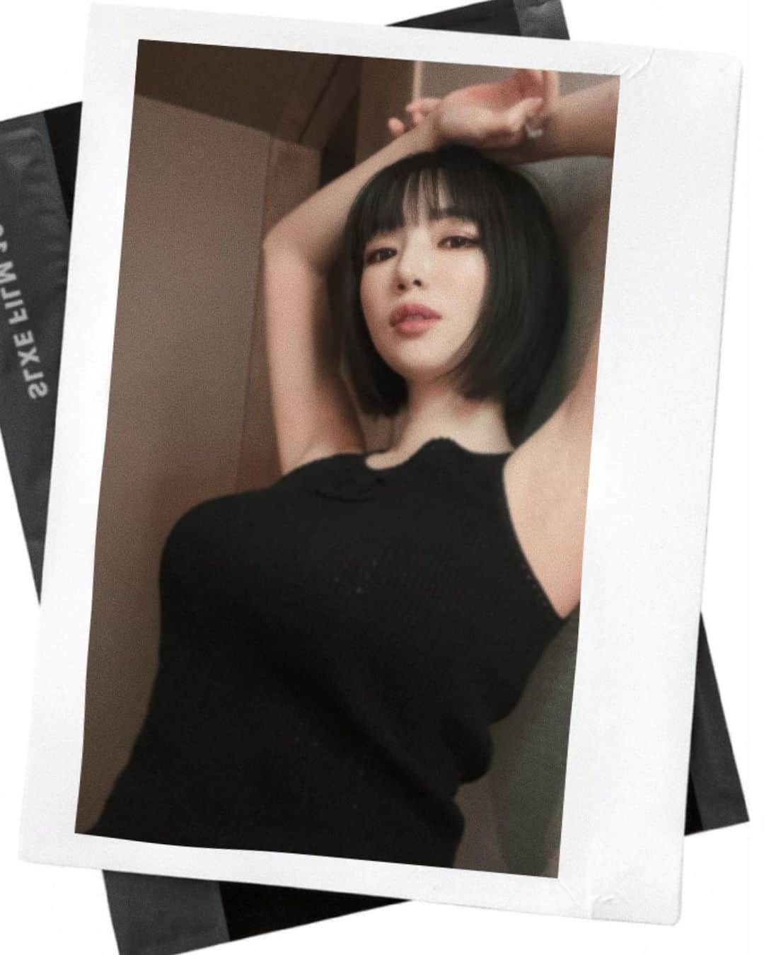 森下悠里のインスタグラム：「何枚目が好き？♡♡♡  グラビアデビューで大変お世話になった グラビア界の凄腕Pであり帝王 イワタさん風のrétroなshot📸  「悠里は笑わない方がいい！」 哀しげでアンニュイな雰囲気で！ 未亡人ぽく！昭和な感じで！！と  まだ２０歳そこそこの私には未亡人ぽくとか 薄幸な感じとか💦少し難しかったけど、、  今なら年齢的にも理解できます♡  撮影のBGMはいつも大橋純子さんの  たそがれマイラブかシルエットロマンス  私の雰囲気に合うと仰って下さいました🥺❤️」