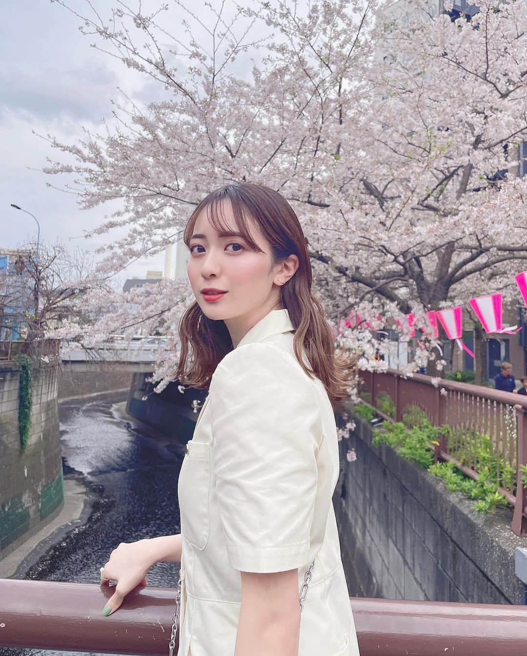 農海姫夏のインスタグラム：「今日！もう散ってると思ったらまだ咲いてた🌸」