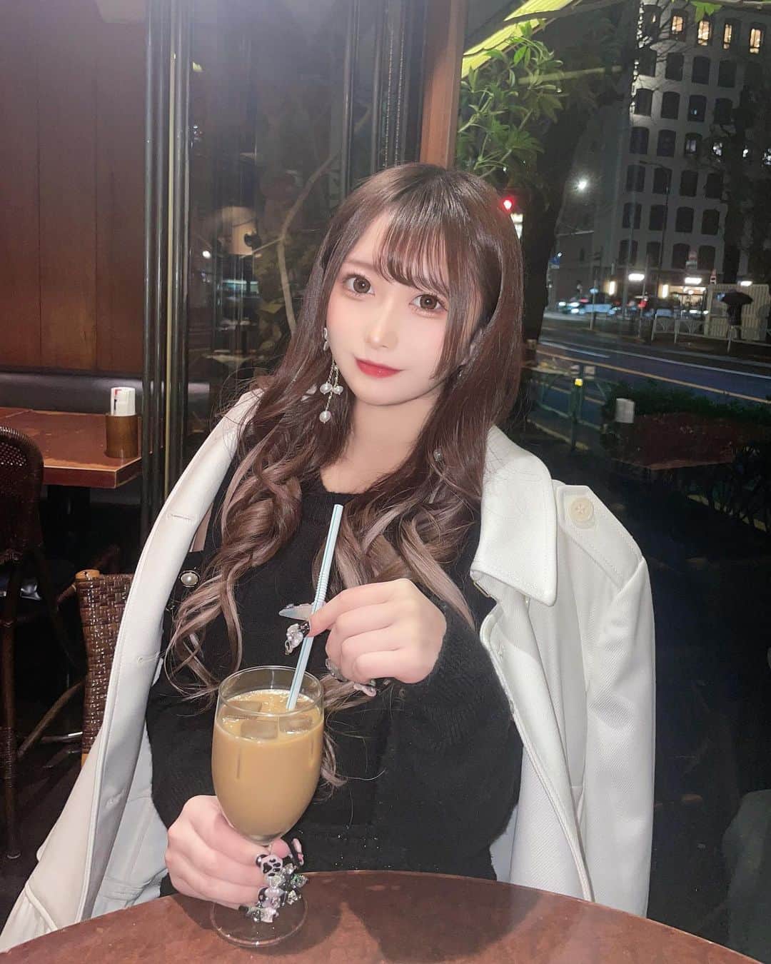 佐藤くるみさんのインスタグラム写真 - (佐藤くるみInstagram)「今年で上京して9年目になるんだけど時が経つの早すぎてビックリしている🥹 東京って時間の流れ早い気がするんだけど気のせいじゃないよね？🤔   #photography #cosplay #cosplayer #cosplaygirl #selfie #japanese #歌舞伎町 #新宿 #ミナミ #コンカフェ #コンセプトカフェ #舞々悪魔 #メイドカフェ  #自撮り #せるふぃー  #コンカフェ嬢 #コンカフェ店員 #アイドル #地下アイドル」3月31日 19時55分 - kurumilk_sato