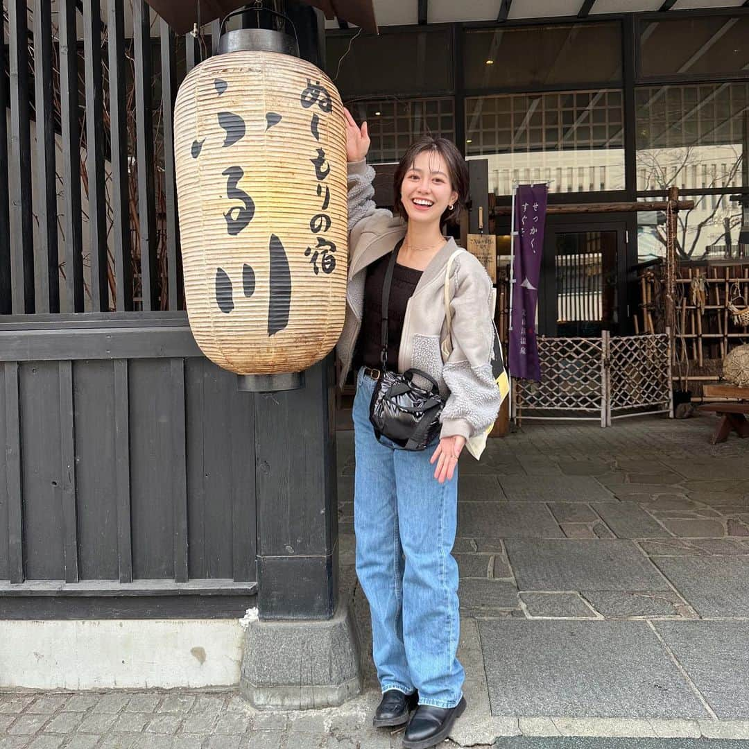 浦郷絵梨佳のインスタグラム：「定山渓温泉♨️ぬくもりの宿ふる川 日帰りで貸切露天風呂。  窓あけると雪景色もまだ残ってて気持ちよかった〜  次回は泊まりたい。。。  #定山渓 #定山渓温泉 #ぬくもりの宿ふる川 #日帰り温泉 #貸切露天風呂  #最後の写真 #何歳児 #トトロ 感 #メイちゃーん」