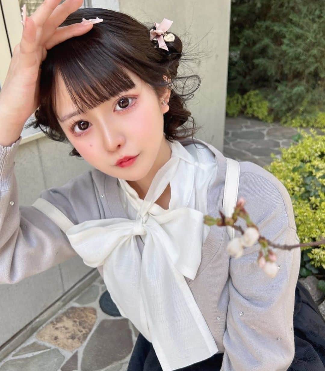兎凪さやかのインスタグラム：「さくらきれい、つぼみだけど！  #さくら  #お花見 、、？ #春コーデ」
