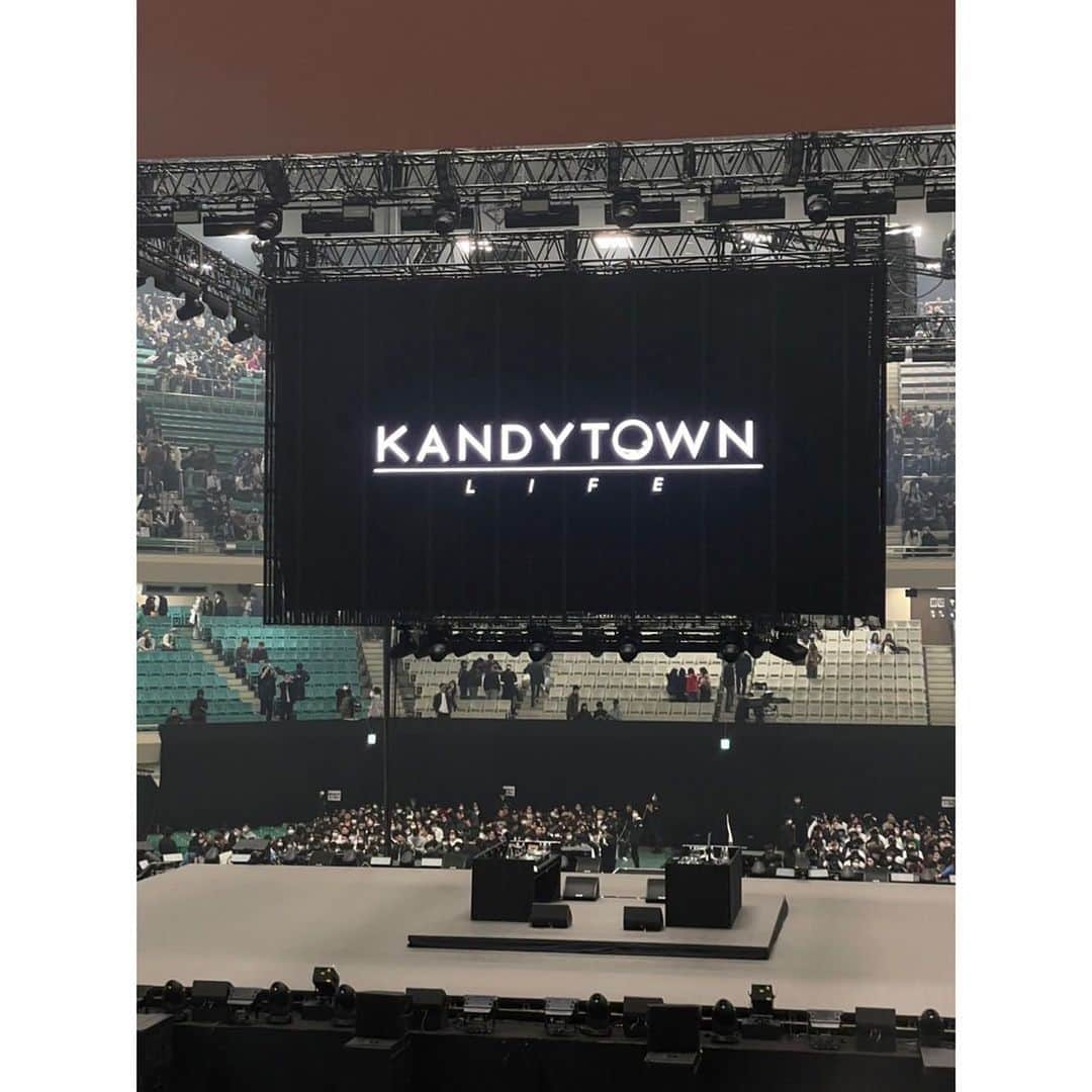 柳俊太郎さんのインスタグラム写真 - (柳俊太郎Instagram)「春だね。もう3月も終わるね。 KANDY TOWNの武道館最高だったな！ 4月も楽しもうね！  Hi everyone. It's the last day of March. Given that a quarter of the year has passed, makes me realize how time flies.  The picture is me at "KANDY TOWN"s concert, a Japanese HIPHOP crew!  Music rocks, doesn't it? What kind of music do you like?  Let's rock April!!  #KANDYTOWN #LASTLIVE #HIPHOP #栁俊太郎 #柳俊太郎 #ShuntaroYanagi」3月31日 20時15分 - shuntaroyanagi