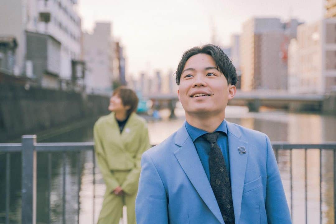 木佐凌一朗さんのインスタグラム写真 - (木佐凌一朗Instagram)「【1週間後】  4月7日(金)  翠星チークダンス第5回単独ライブ ⏰アラームをかけずに君と眠りたい🛌  開演19:30 終演20:30 よしもと漫才劇場 1200円  新ネタ漫才6本 劇団ちろる3本 コーナー 盛り沢山の60分  来場者特典は持ち帰りやすいB5サイズ直筆サイン入りポスター！ 配信特典はポスターで未使用の個人オフショット！ 来場と配信どちらも特典で 僕らがある芸人の漫才をカバーしてる動画もあります！ 置きチケの連絡お気軽にください！ 遠かったり時間合わない人は配信で頼むよ！ 48時間見返し放題やから！  #翠星チークダンス #アラームをかけずに君と眠りたい」3月31日 20時17分 - inakanokisa