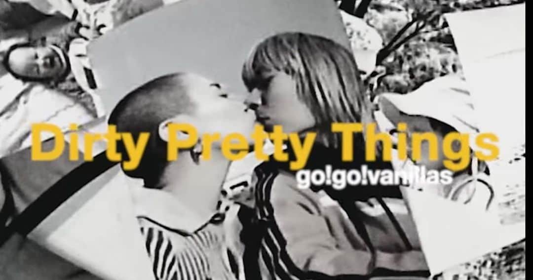 畠山千明のインスタグラム：「@go_go_vanillas_official の『dirty pretty things』のMVが公開されました。  私達のありのままの生活を撮り続けた等身大なホームビデオと、まだ二人だった頃の写真や映像も詰まってます。  今回お話をいただいた時にアルバム名がFLOWERS💐だと聞き、勝手に運命を感じてしまいました。  私と遥を家族にしてくれたのは、まぎれもなく娘であり お腹にいるとわかった時点で私達の名前ひと文字をもじって【きか】と名付けよう！とは決まっていたのです。 でも漢字にするか、どうするかがなかなか決まらず… もう！産まれてから決めよう！と思い、その時を待ちました😂  壮絶な出産を経て(30時間以上😂)我が子の顔を見た瞬間に、あっ希花だ！となったのです。本当に不思議なくらいパッと。 私達の希望の花🌼 一生超えれない愛の存在です。  そして結婚記念日の3月に公開されるなんて！なんてプレゼントなんでしょう！✨😩  皆さまに愛されている楽曲に私達家族も混ぜていただき、沢山の愛を改めて実感しました。  @go_go_vanillas_official  @oip_casting  @outtokyo  @pump_mgmt_tokyo  の皆様、素敵な機会をありがとうございました。  何年経っても、何十年経っても見続けます💐❤️」