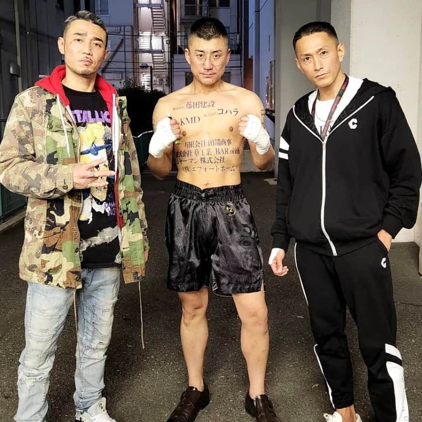 のインスタグラム：「勝ちました ダウン取られた瞬間ゾッとしました(笑) とりあえず はっちゃんおめでとう #BREAKINGDOWN #BREAKINGDOWN7_5  #ブレイキングダウン」