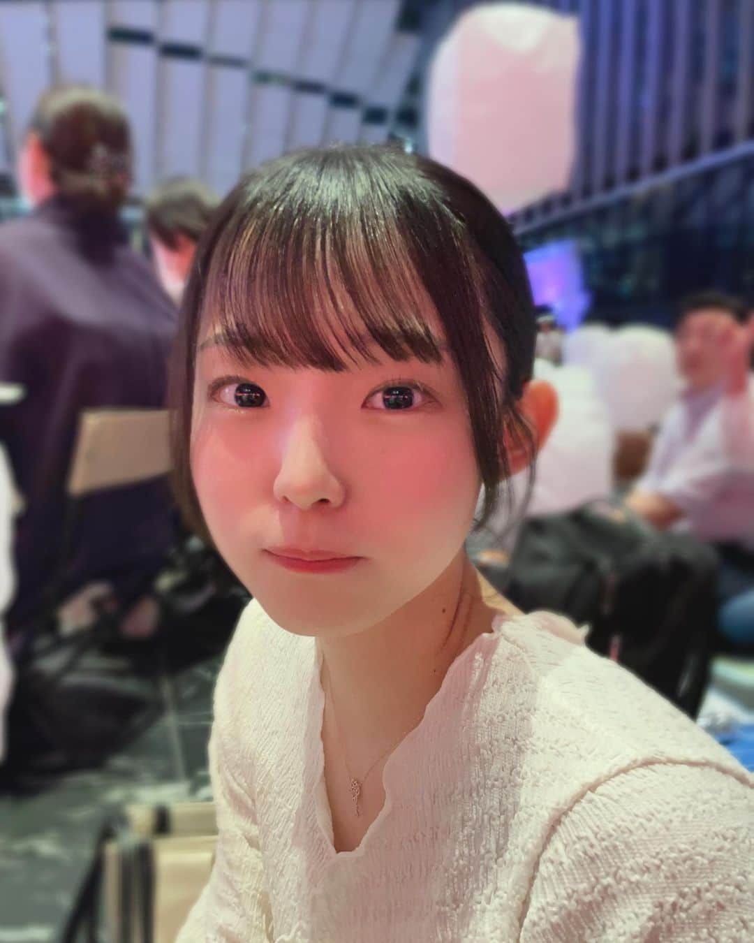 花咲ひよりさんのインスタグラム写真 - (花咲ひよりInstagram)「•  　　 　　 花見灯夜2023に行ってきたよ　　 　　 　　　 外で見るお花見とは違う幻想的なお花見だった🌸　　 　　 　　 　　 　　　　　 　　 　　 　　 　  #アイドル #アイドル衣装 #アイドル前髪 #アイドルヘア #アイドルメイク #黒髪 #黒髪ボブ #黒髪ミディアム #黒髪女子 #ぼぶ#ボブ #ボブアレンジ #東京 #お花見 #スカイランタン #ランタン #灯夜」3月31日 20時48分 - hiyori_hanasaki_