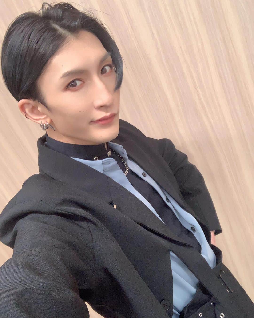 梅津瑞樹さんのインスタグラム写真 - (梅津瑞樹Instagram)「映画「刀剣乱舞-黎明- 」舞台挨拶に行ってきました。 時の政府から派遣された山姥切長義、ひと味もふた味も違うのでお楽しみに。  #映画刀剣乱舞」3月31日 21時01分 - umetsumizuki