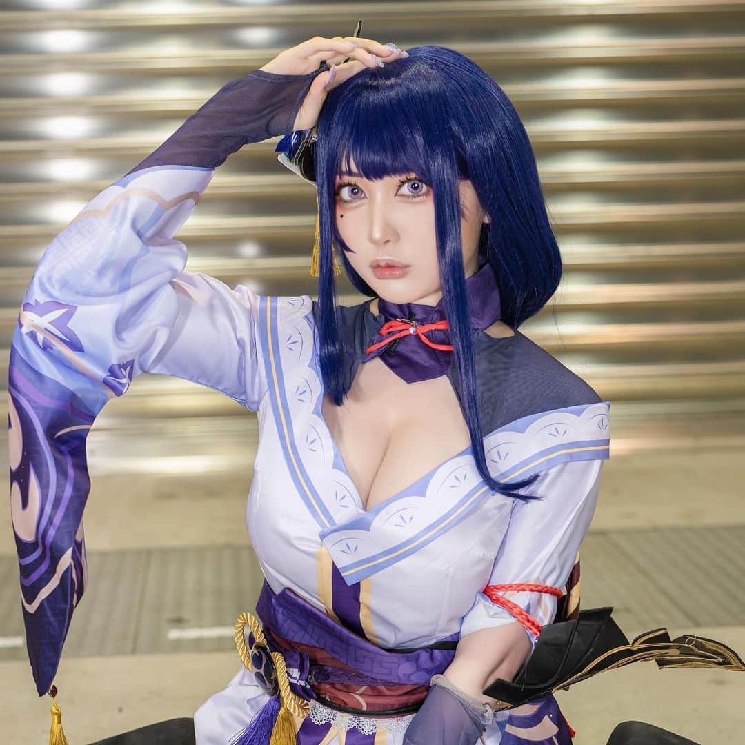のインスタグラム：「⚡️  原神 雷電将軍 コスプレ  ⚡️  テレビも出ました #バンキシャ  #原神  ⚡️  #genshinimpact  #genshinimpactfanart  #genshinimpactcosplay  #genshinimpactcosplayer  #gamermemes  #gamergirl  #gamergirls  #コスプレ #cosplay  #cosplaygirl  #cosplayphotography  #cosplaygirls  #cosplaymakeup  #cosplaymodel  #cosplayerjapan  #coser  #雷電将軍  #雷電  #raidenshogun  #raiden  #raidencosplay  #tv  #model  #animejapan  #animejapan2023  #テレビ出演  #取材 #ありがとうございます」