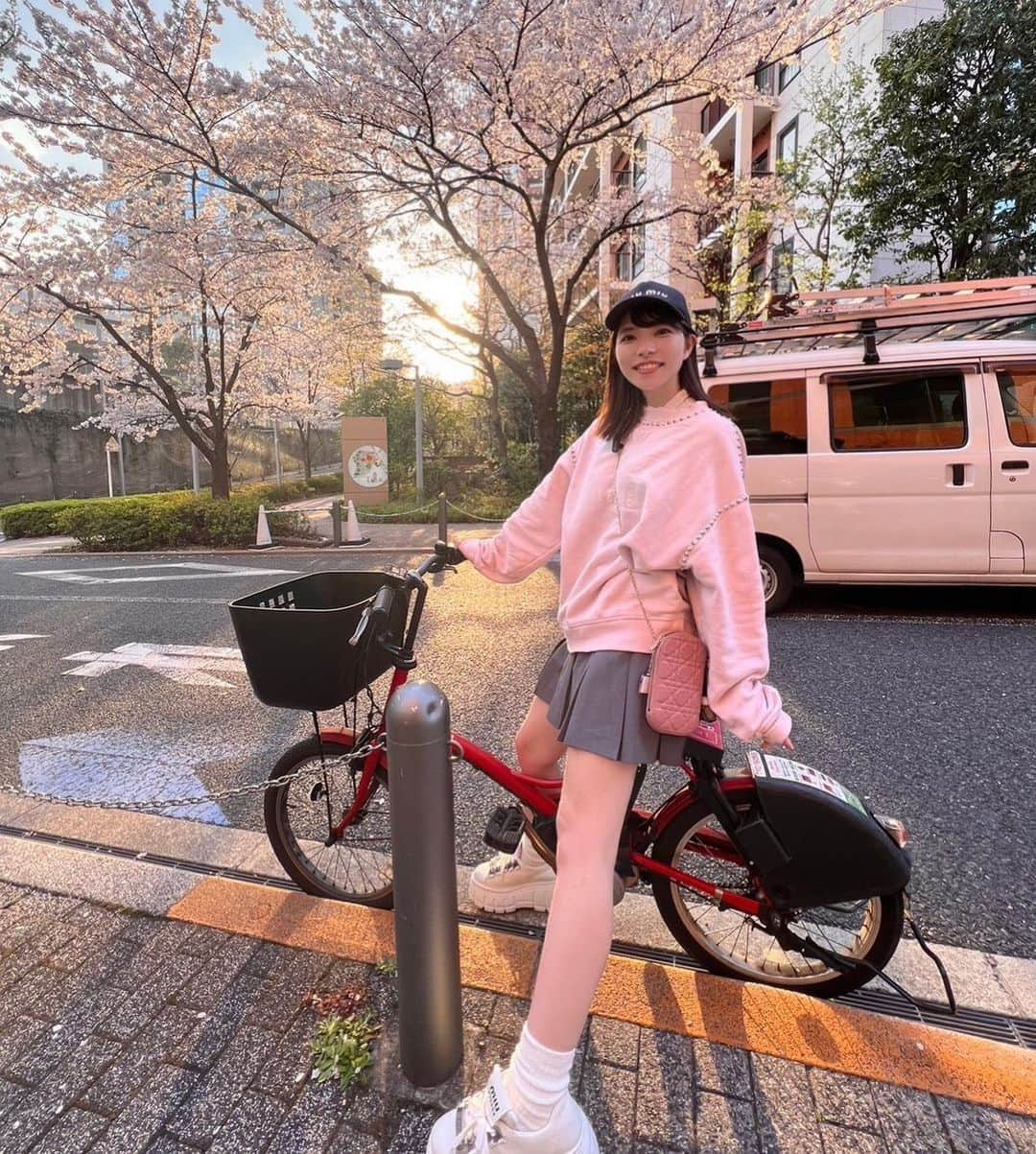 上原亜衣さんのインスタグラム写真 - (上原亜衣Instagram)「🚲🌸 サイクリングデートできる人がすき🫶」3月31日 12時17分 - ai_uehara_ex