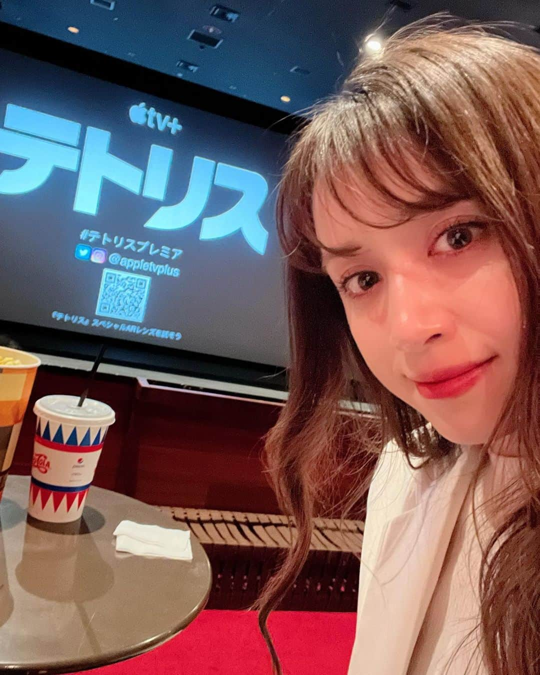 ロジャース里奈さんのインスタグラム写真 - (ロジャース里奈Instagram)「. 本日Apple TV +にて独占配信の TETRIS ジャパンプレミア試写会 へ行ってきました✨ . . 実は自分の叔父が登場人物です。 叔父役の主演にTaron Egerton が演じています✨✨ . . 親戚の身として観ても とにかくジーンとくるものが ありました🥹✨ . . 娘も一緒に観に行って 楽しかったー！って☺️ . . 今日から配信なので 是非観てください🫶 . . #TETRIS #TaronEgerton  #HenkRogers #MayaRogers #appletvplus  #テトリスプレミア」3月31日 12時21分 - rina_rogers613