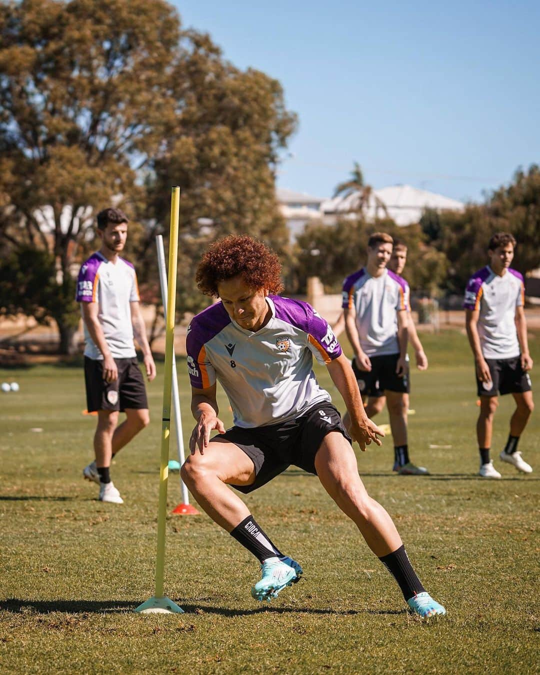 ムスタファ・アミニのインスタグラム：「Last session done ready for tomorrow ⚽️🏃‍♂️💪」