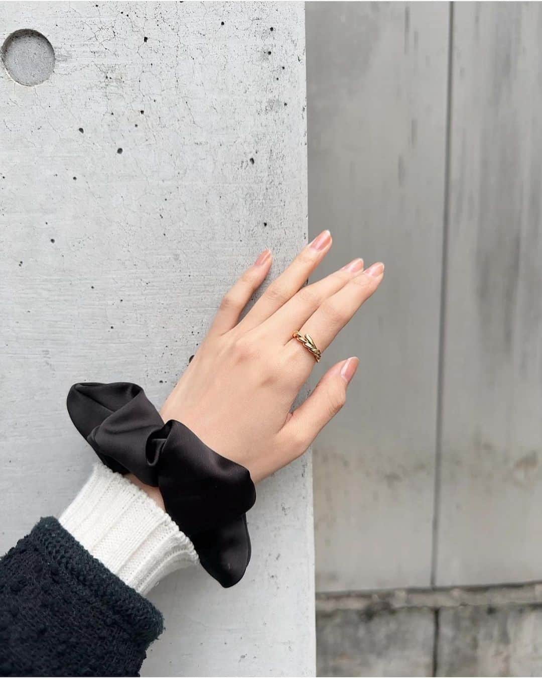 shihori.kathleenのインスタグラム：「さいきんのおきにいりリング🪷✨ たまには人差し指のものを🤍  #fauvirame」