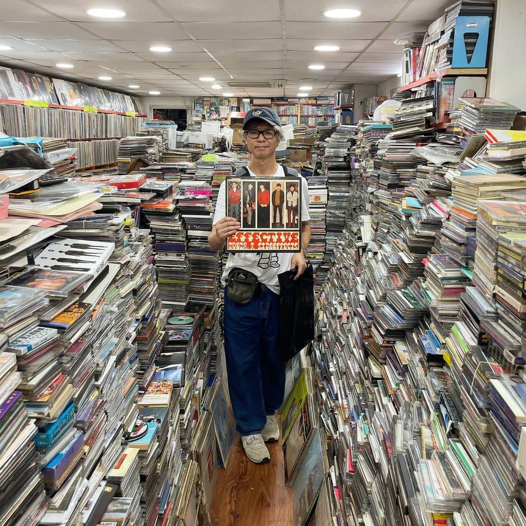 本秀康さんのインスタグラム写真 - (本秀康Instagram)「追憶の香港レコード店。またすぐ行きたい。。。 #hongkong #vinyl #香港 #レコード」3月31日 13時00分 - hideyasu_moto