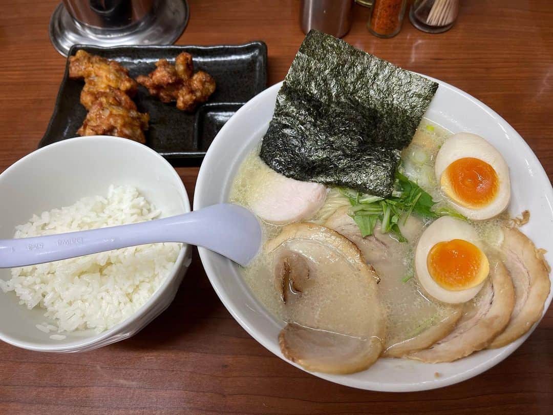 のインスタグラム：「ぬの〜 #らーめん大鳳 @ramen.otori #極鶏そば #チャーシュー #味付き玉子 #ランチセット  3/26柔術応援の合間にお昼ご飯として食べました、5/7前は最後のラーメン！！🍜👋🏽 丁寧で優しい正調な、ラーメンらしいラーメンでした🍜✨」