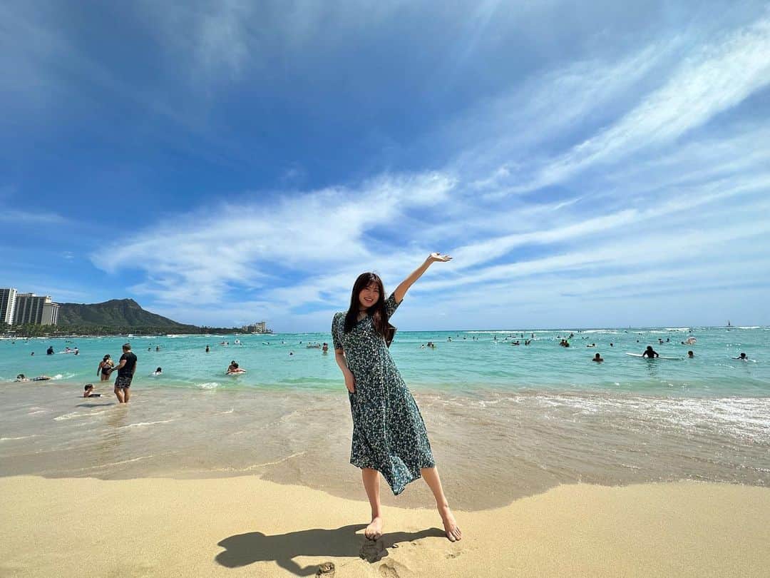 鈴木このみのインスタグラム：「ハワイに到着しました🌺  I've arrived at Hawaii! kawaiikon starts tomorrow! We still have a few VIP tickets left!  #泳げない悔しさで #握り拳に力が入る  #ハワイ #明日から本番、頑張るぞー！」