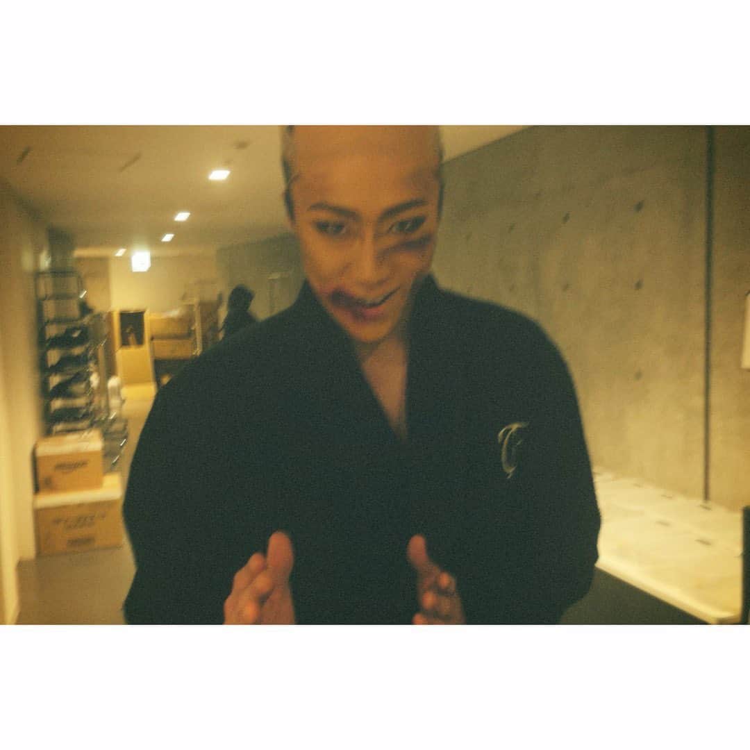 倉科カナさんのインスタグラム写真 - (倉科カナInstagram)「舞台「蜘蛛巣城」 思い出写真☺️ 早乙女君はカメラを向けると最近、アントニオ猪木にハマってるのか変顔しかしません、、、 悪しからず。。笑 #蜘蛛巣城」3月31日 15時12分 - kanakurashina_official
