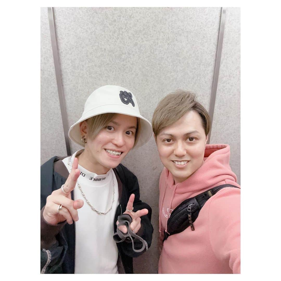 HRK（ハル）さんのインスタグラム写真 - (HRK（ハル）Instagram)「22年ぶりの再会、ただただ嬉しくて楽しい時間でした😄  また何かで一緒にステージに立てるように頑張ります！  #MA #米花剛史 #大堀治樹」3月31日 15時36分 - hrkharu