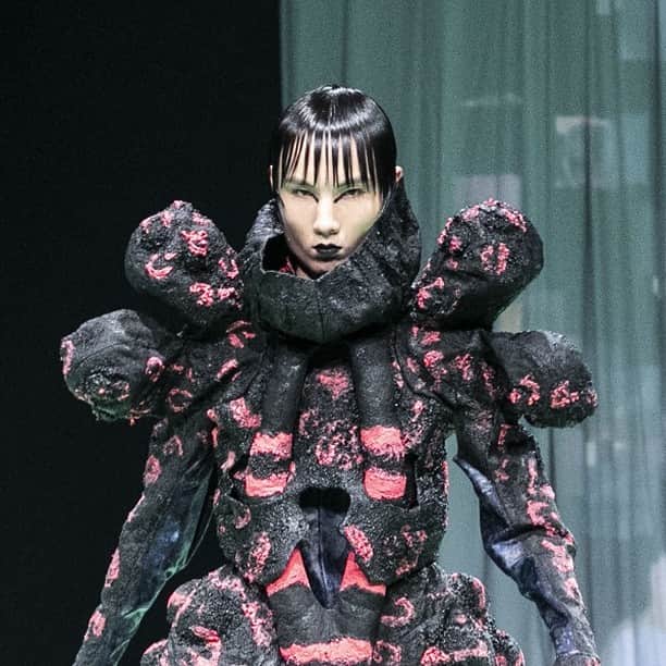 資生堂 のインスタグラム：「SHIBUYA FASHION WEEK 2023 spring SHIBUYA RUNWAY  Hair & Makeup led by Hirofumi Kera (Shiseido) @kerareation  @sabfa_official   @shibuyafashionweek @cultural__lab   #ShibuyaFashionWeek #渋谷ファッションウイーク #SHIBUYARUNWAY #runway #shibuya #fashion #culturallab #shiseidohairmakeupartist #shiseidohma #hair #makeup #hirofumikera #計良宏文 #sabfa #オフィスサブファ」