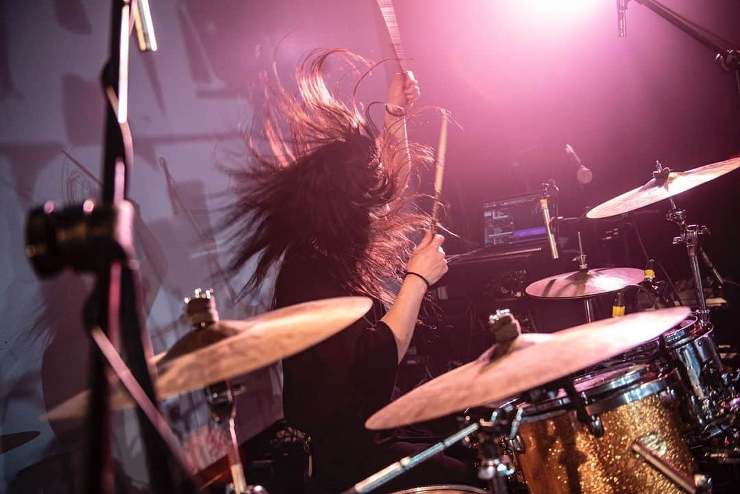 Natsuのインスタグラム：「2023.03.26 Legacy, Taipei ICON PROMOTIONS pre. "SHOCKWAVE 2023"  📸 @liestearphotography   【SET LIST】 SE - The Devastated World 1. Red Soil 2. Life is Once 3. Malice against  4. Creamtion (feat. PK of Prompts) 5. Dagger 6. 銃創  【NEXT LIVE】 NOCTURNAL BLOODLUST Pre. 関東ツアー “THE IMPULSE” Produced by Masa  🗓4/8(土) Spotify O-WEST ⏰開場16:30 / 開演17:00 💴前売 ¥4,500 🎟▶︎Link in bio  【O-WEST 来場者限定特典】 恵比寿LIQUIDROOMのライブ映像が収録されたダウンロードカードをプレゼント！  #ノクブラ  #nocturnalbloodlust  #shockwave2023」