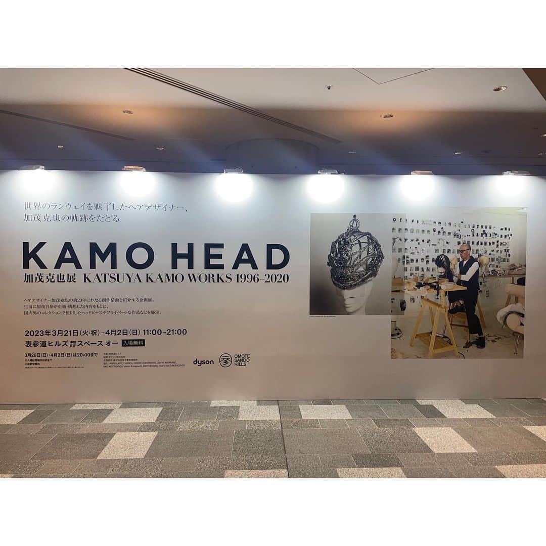 今村沙緒里さんのインスタグラム写真 - (今村沙緒里Instagram)「KAMO HEAD★  ヘアデザイナー加茂克也さんのExhibition！  めちゃくちゃかっこよかった🖤🤍  創造すること。楽しむこと。 "考える" 原点のような展示です。 わたしも創ること考え始めます。 4月2日まで。無料ですのでぜひ！  #kamohead #exhibition #creative #hairdesign #fashion #加茂克也さん #YONちゃんありがとう❤︎」3月31日 15時59分 - saorix13