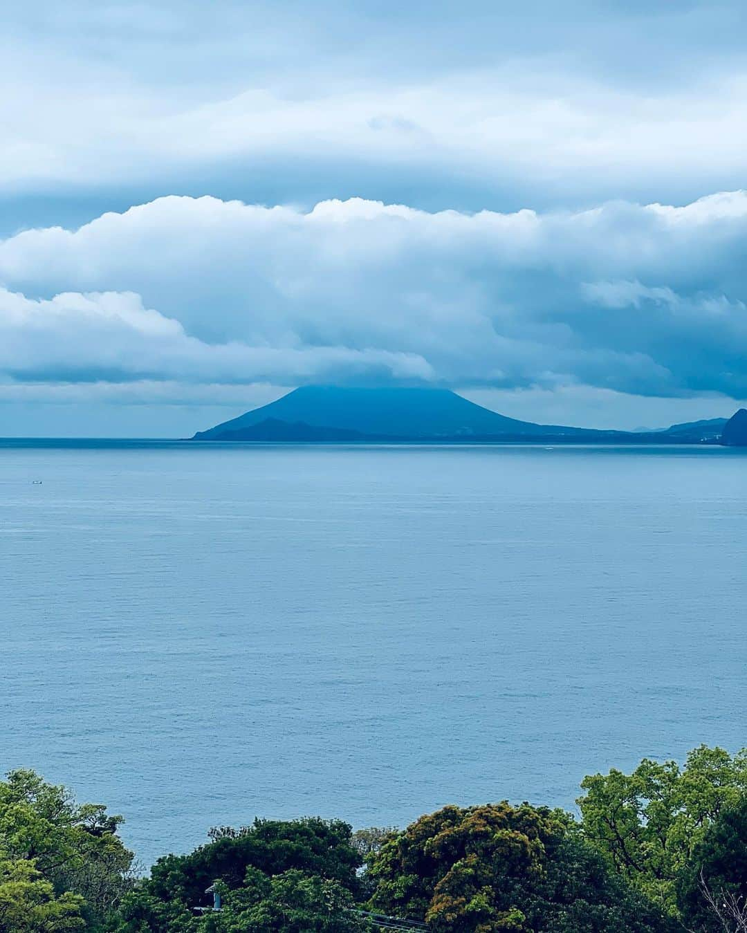 井浦新さんのインスタグラム写真 - (井浦新Instagram)「_ ⛰🌊🌴  source of inspiration」3月31日 16時12分 - el_arata_nest