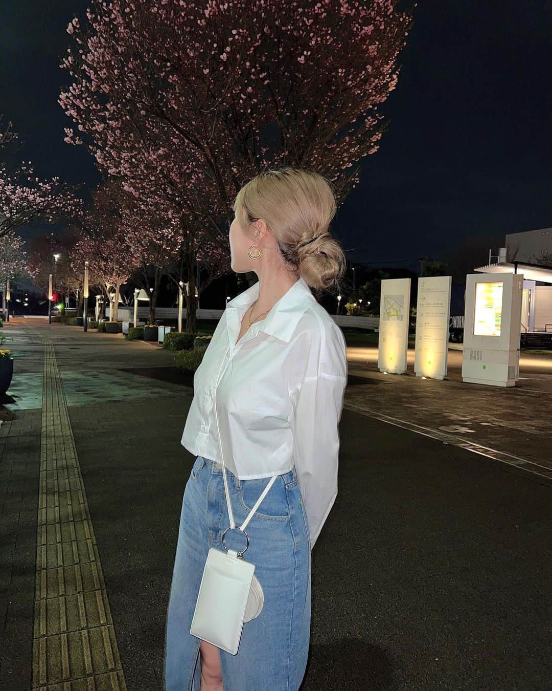 きこさんのインスタグラム写真 - (きこInstagram)「夜散歩😮‍💨❤︎  こーゆーデニムのスカート探してて 一目惚れした💙夏に着たい💛 @blondey_official  . . #さんぽ #blondey #ブロンディ」3月31日 16時12分 - marutyome