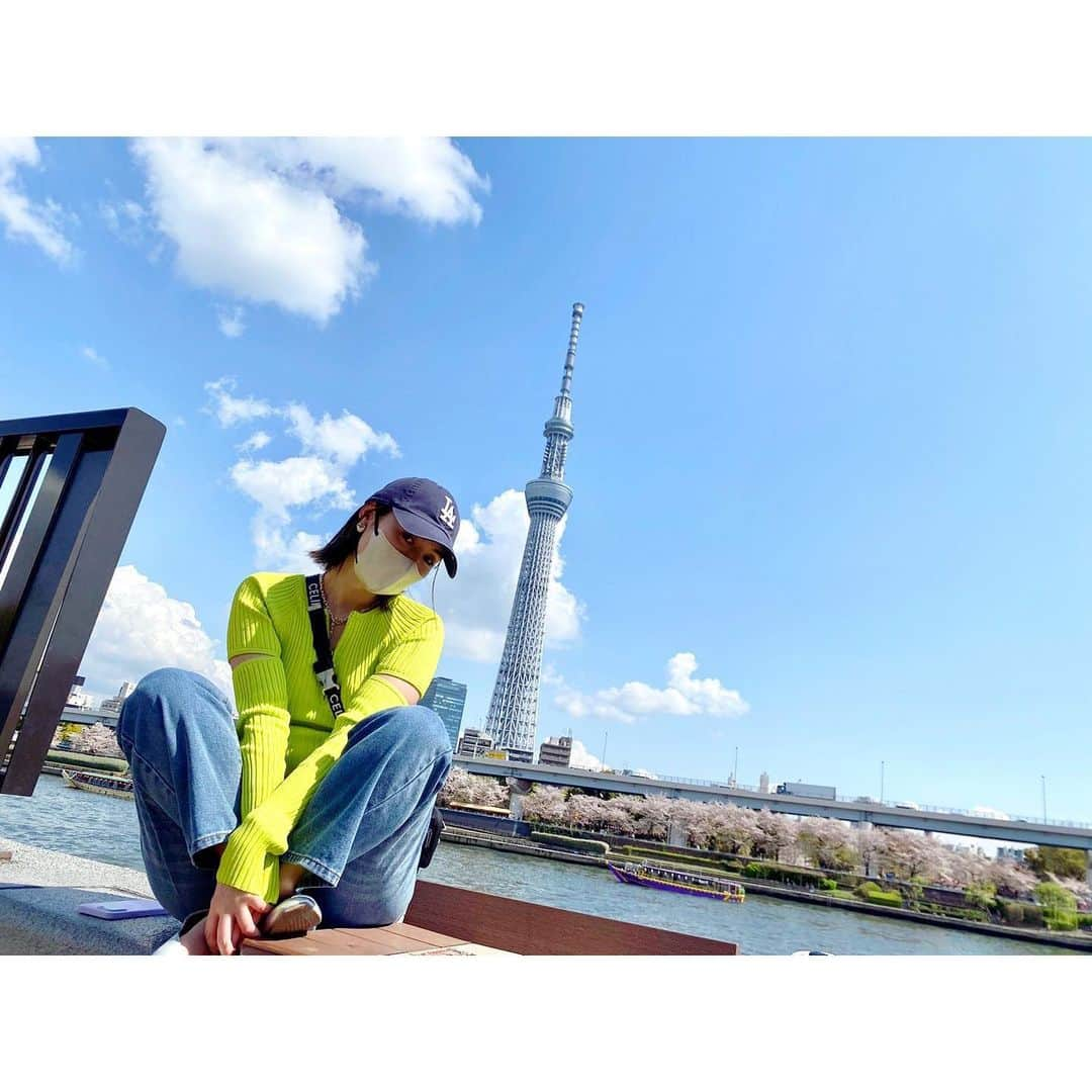 渡辺知夏子のインスタグラム：「桜🌸×スカイツリー🏙️ . . #skytree  #スカイツリー #お花見 #桜 #cherryblossom  #asakusa  #浅草」