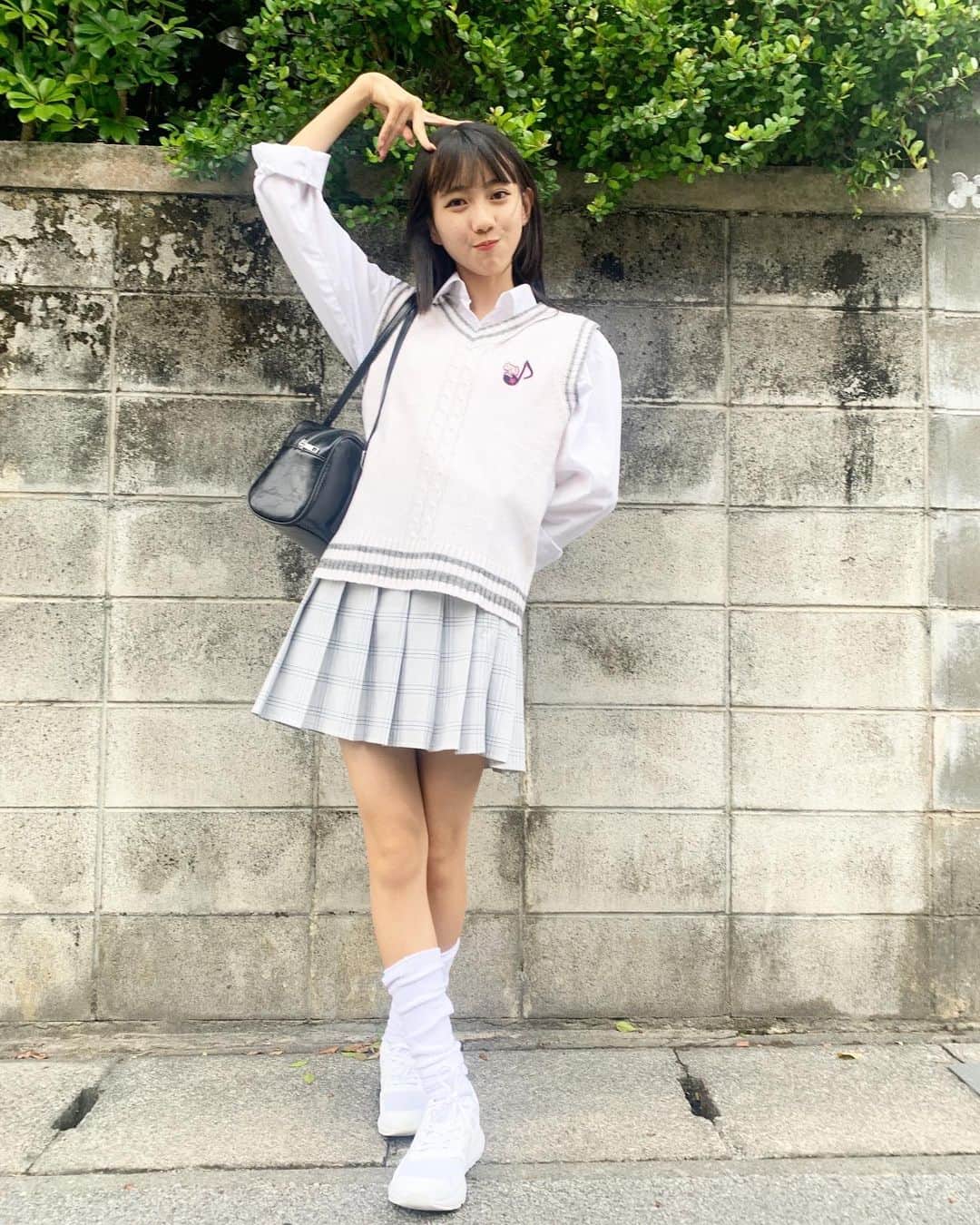 東恩納瑠花さんのインスタグラム写真 - (東恩納瑠花Instagram)「昨日の🍒scp🌶Twitterより↓  こんにちは〜💗✨ 今日は、お友だちとギャル遊びをしました✌️ ほんとは、ギャル🌺っぽくしたかったけど、全然違くなっちゃった🤭💓 ネイルチップもしました〜💅ﾌﾍﾞﾝ ﾃﾞｼﾀ プリクラと写真も撮れた📸✌️ 4月2日、イオン北谷店でのライブ🎤 楽しみ✨来てね💓 るか🍒 #SweetCherryPeppers  #SCP」3月31日 16時41分 - ruka.ru_ru