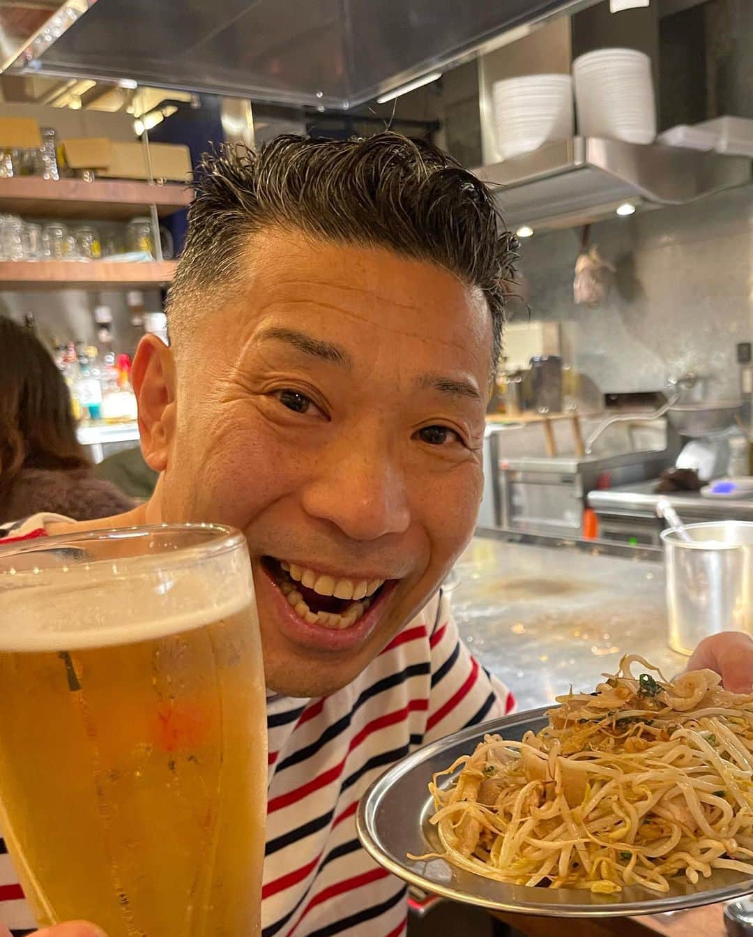 中島浩二さんのインスタグラム写真 - (中島浩二Instagram)「ふらっと入ったお店が、大当たりだっただすーー🤣🤣🤣  広島のお好み焼きのお店だすが、、、 その前に鉄板焼きをちょこちょこつまんで、、、  もやし豚炒めから、ホタテの醤油バター、ニラと豆腐のチャンプルーに、広島名物のがんす、そして広島のお好み焼き‼️  どれもこれも、めっちゃうみゃくって、またお店の雰囲気が良い‼️  お客さんとスタッフの距離が近くて😊  なんか、良かったなーー😊  ちなみに、オーナーが広島の出身だそうです😊  週末、ゆっくりとこの動画で楽しんで下さいだすーー😊  ちなみに、僕が行ったのは小笹店だすーー😊  #福岡広島お好み焼き　#小笹グルメ　#小笹ランチ　#ホタテ醤油バター　#広島がんす　#せせり塩焼き　#広島お好み焼き鉄板焼きゆうちゃん」3月31日 16時36分 - koji_nakajiii