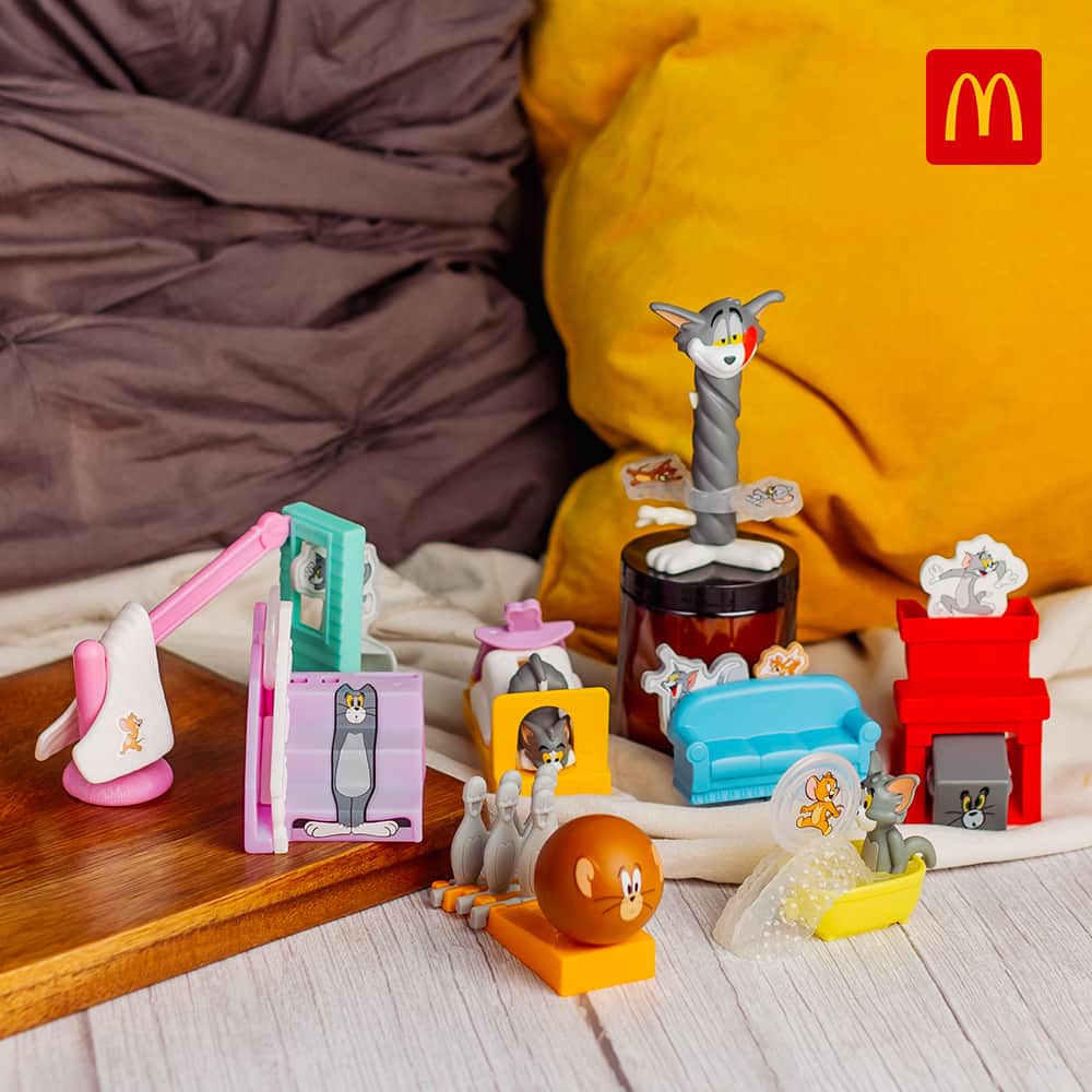 McDonald's Philippinesのインスタグラム：「Chaotic weekend at home made even more fun. 🙌🏼  Get the Tom and Jerry Happy Meal this weekend for the kids! Order now via McDelivery.」