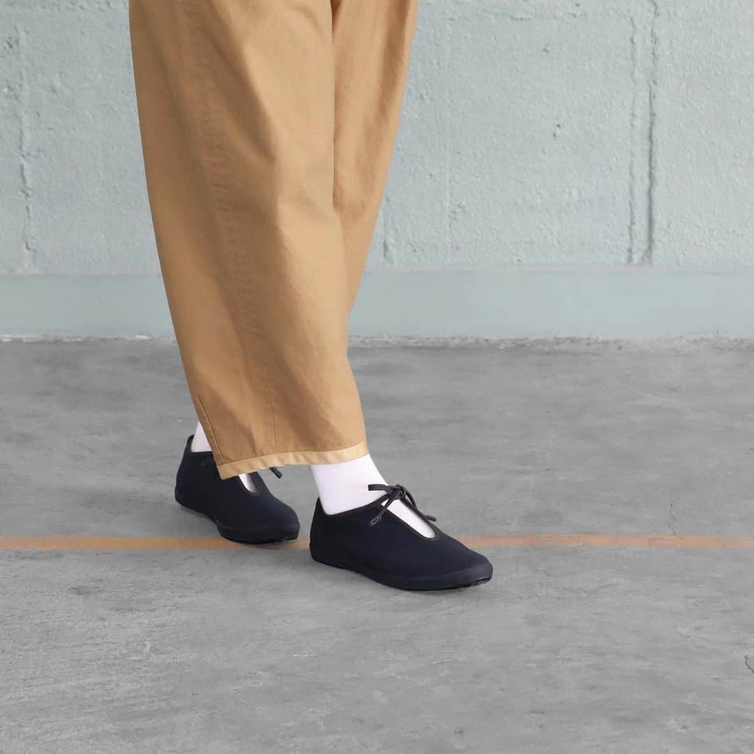 のインスタグラム：「LITE PRIM / NAVY  #moonstarshoes  #finevulcanized  #liteprim  #madeinkurume」