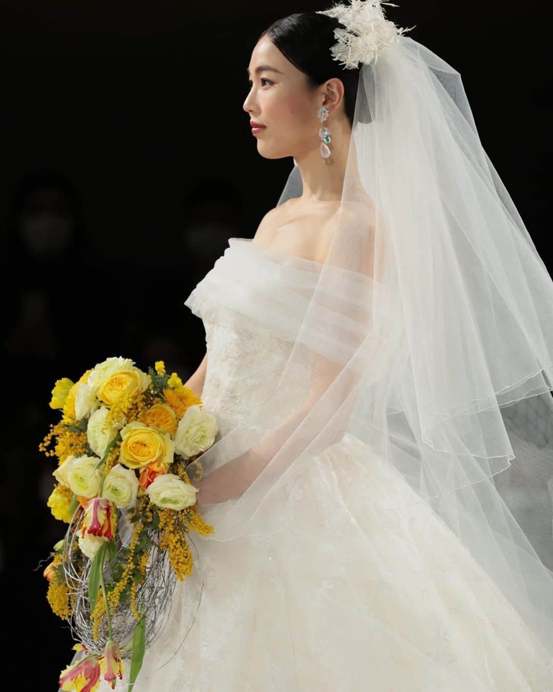 yumikatsuraさんのインスタグラム写真 - (yumikatsuraInstagram)「* 360°美しい花嫁さまを演出するユミカツラのドレスならどんなシーンもエレガントに💍 ⁡ お気に入りの衣装と一緒に おふたりで最高の1日を迎えて♡ ⁡ ＊～＊～＊～＊～＊～＊～＊～＊～＊～＊～＊～＊～＊ ⁡ ショーの模様を特別公開中📸 https://www.yumikatsura.com/newjapanesewedding ⁡ . @yumikatsurajapan  @meiji_kinenkan_official  #ウエディングドレス #ウエディングドレス選び#結婚式ドレス #プレ花嫁𝟤𝟢𝟤3 #運命のドレス #桂由美 #桂由美ドレス #𝗒𝗎𝗆𝗂𝖻𝗋𝗂𝖽𝖾𝗌 #𝗒𝗎𝗆𝗂𝗄𝖺𝗍𝗌𝗎𝗋𝖺 #おしゃれ花嫁 #大人花嫁 #運命の一着 #ファッションショー #ロングトレーン #プリンセスドレス #ウエディングドレス試着」3月31日 17時01分 - yumikatsurajapan