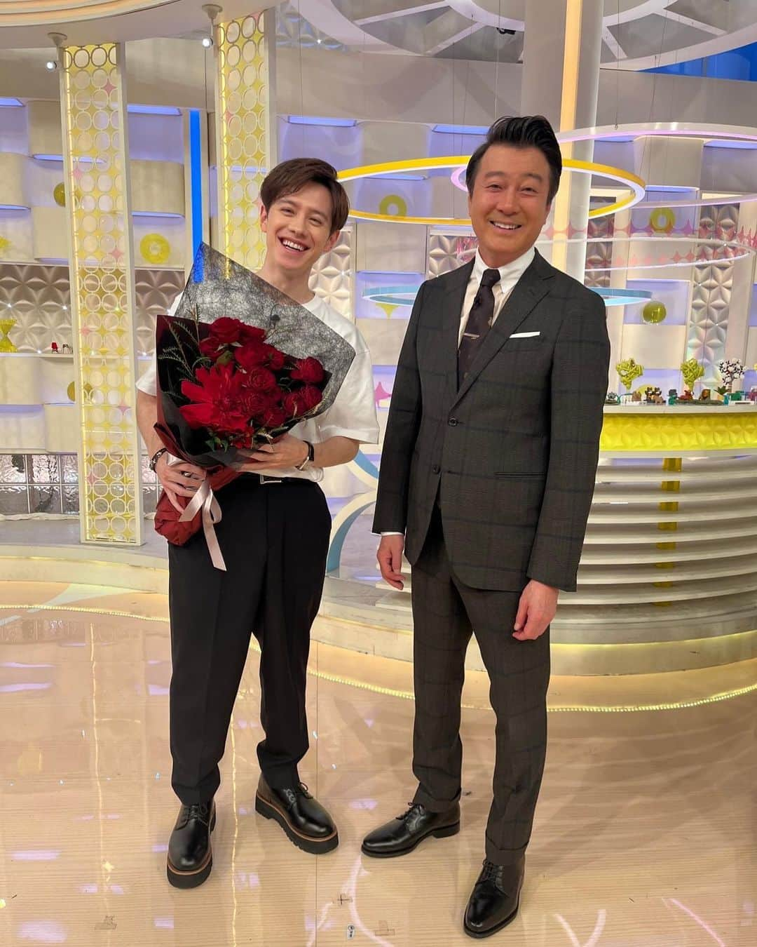 ウエンツ瑛士さんのインスタグラム写真 - (ウエンツ瑛士Instagram)「加藤さん。 スッキリ17年お疲れ様でした。  横で学べて 本当に幸せでした。 沢山の責任を背負ってる男の 背中は本当に格好いいです。  ゆっくり休んでくださいね。 スタッフさんも17年間 本当にお疲れ様でした。  #スッキリ」3月31日 17時10分 - eiji_wentz_official