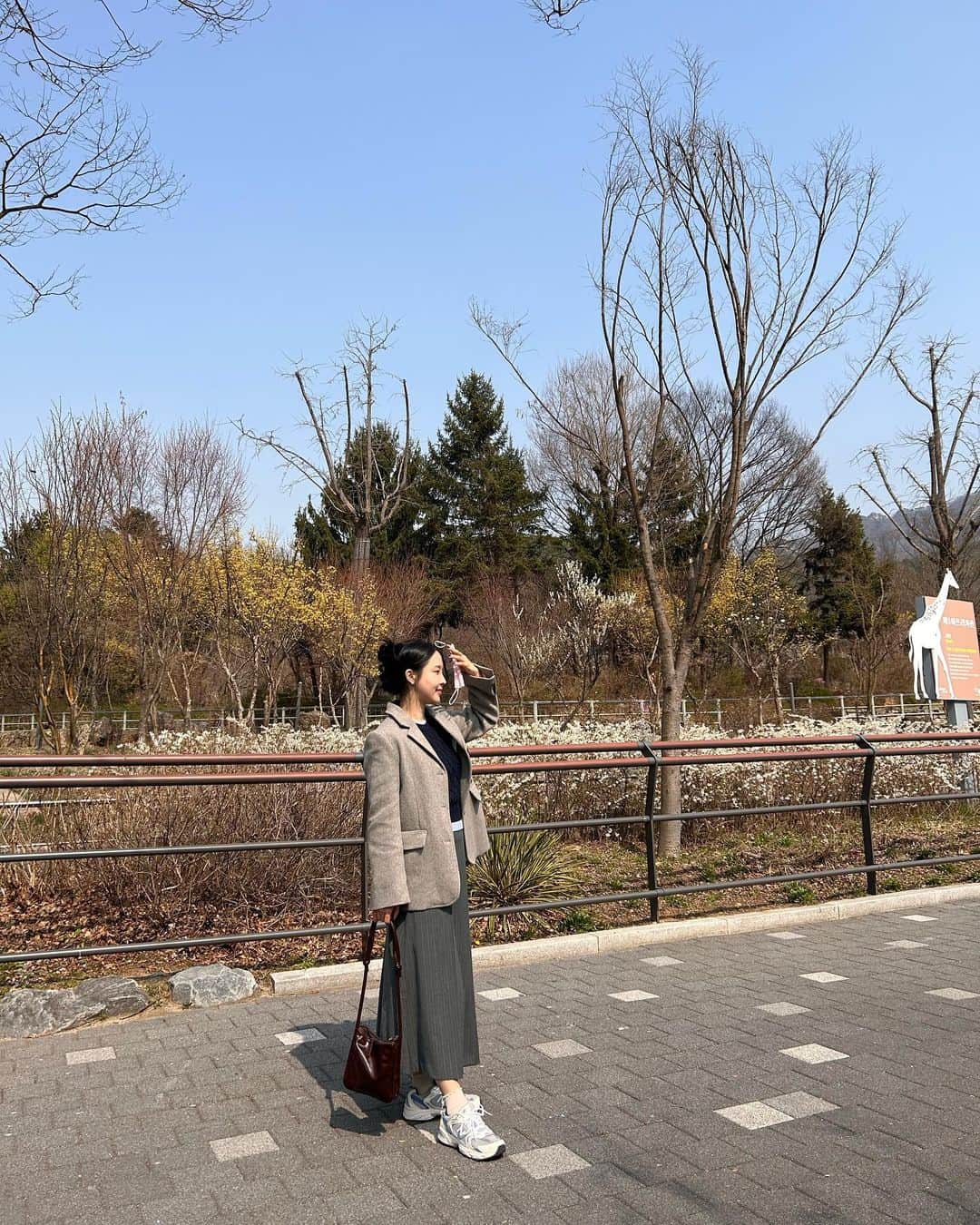 チョン・ジユンさんのインスタグラム写真 - (チョン・ジユンInstagram)「동물에 환장하는 나 어떤데🌼」3月31日 17時37分 - jenyerjiyoon