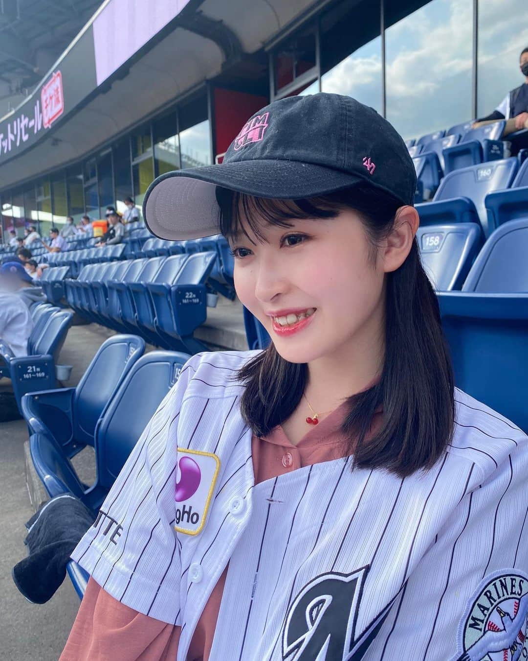 佐藤妃星のインスタグラム：「⚾️⚾️⚾️  ♫ 勝利をつかみとれ〜🔥  #千葉ロッテマリーンズ #chibalotte #今日をチャンスに変える #プロ野球開幕 #野球 #野球観戦 #野球女子 #zozoマリンスタジアム #akb48 #佐藤妃星 #00 #⚾️」