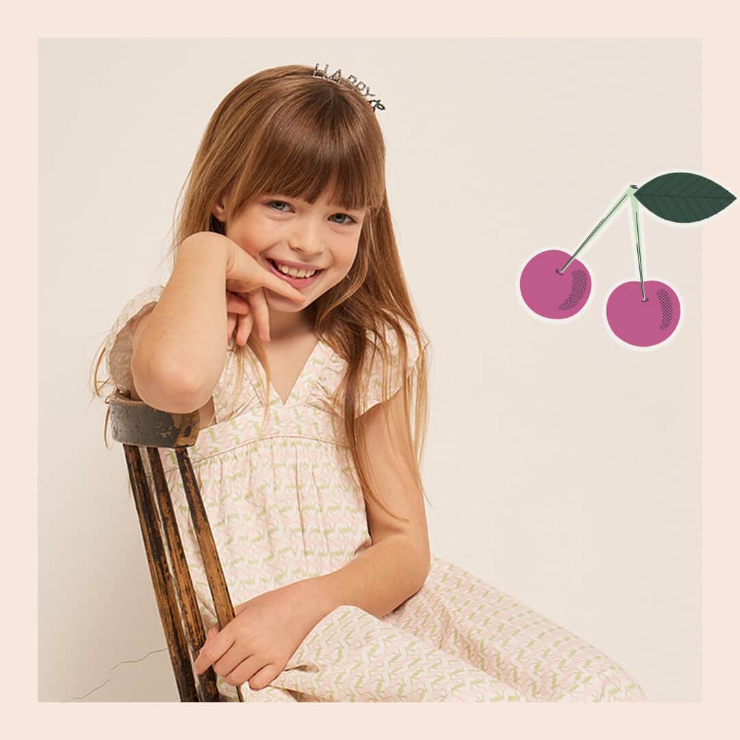 bonpointのインスタグラム：「Bonpoint SS23 | Enjoy the cherry 🍒​ Scattered on headbands, sequinned tiaras or bags, embroidered on fleece outfits and tulle skirts, printed on scarves... ​  This capsule collection is waiting for you online and in stores.   #Bonpoint #CherryFestival #BonpointSS23」