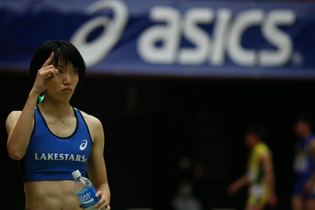 我孫子智美のインスタグラム：「2016.03.13  日本ジュニア室内 シニア オープンの部 4m20  #棒高跳 #polevault」