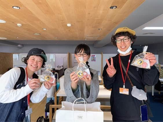 土井コマキさんのインスタグラム写真 - (土井コマキInstagram)「ありがとうクッキー🍪大好きなシチニア食堂に作ってもらった。 商品名に泣きました… ありがとう。 @sicinia_kitchen  #コマキ手帖」3月31日 18時26分 - doikomaki