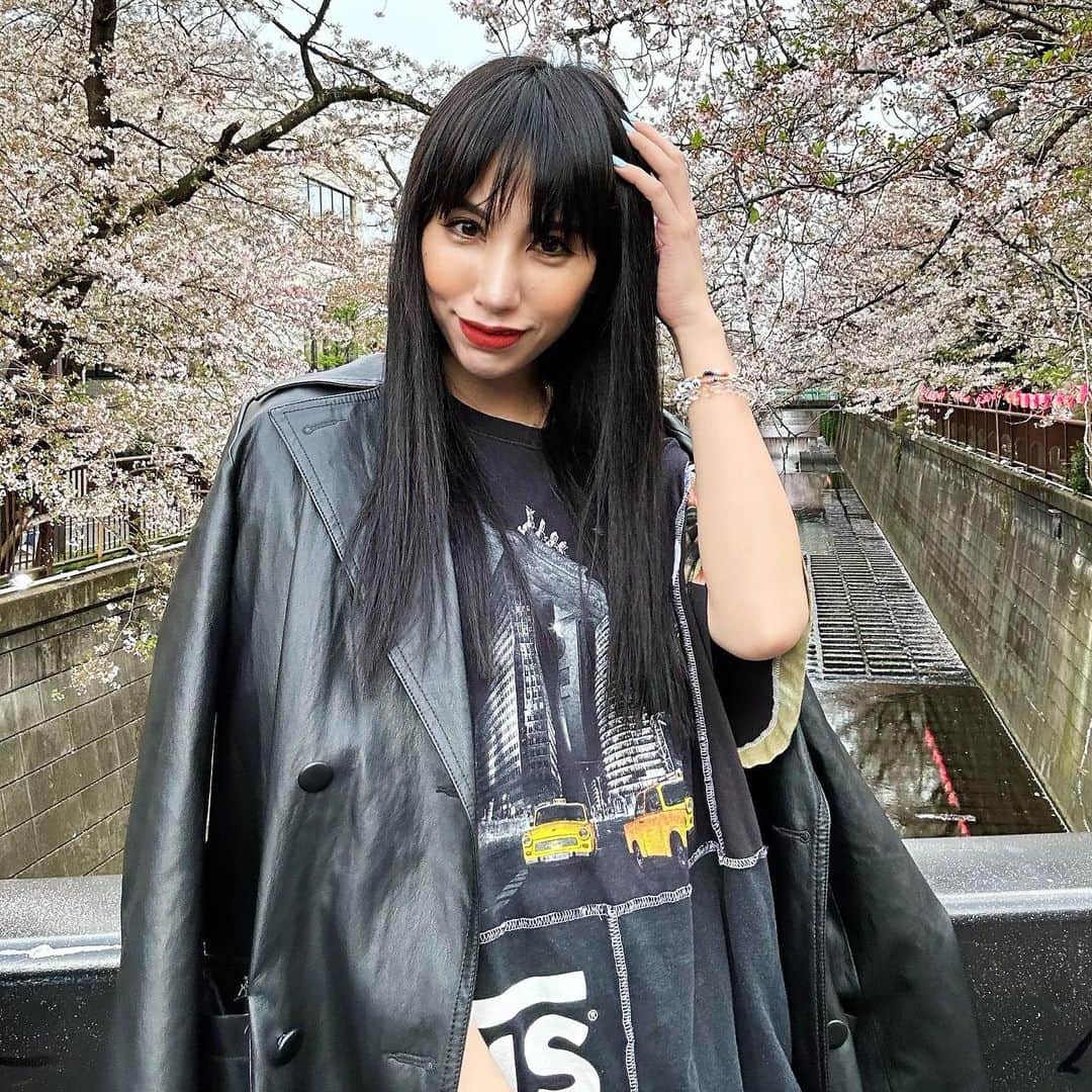 のインスタグラム：「. 色々あってから…8ヶ月。 こんなにニヤニヤしたの久しぶりで、自分に自信がついたかんじする笑 . 明日からいわゆる世間は新年度！弱弱な自分からはおさらばです🌸」