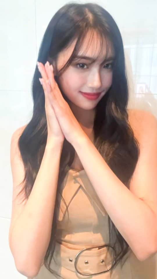 EVERGLOWのインスタグラム：「이게 바로 아샤 SWAG😎 어때?! #EVERGLOW #에버글로우 #아샤 #AISHA」