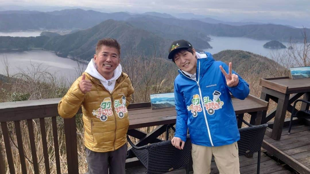 テレビ東京「土曜スペシャル」さんのインスタグラム写真 - (テレビ東京「土曜スペシャル」Instagram)「明日夜6時30分からのテレビ東京は… 『千原ジュニアのタクシー乗り継ぎ旅🚕第14弾』 今回の旅は番組最多の県またぎ⁉️😳😳 終始テンションMAX🔥な勝俣さんをゲストに迎え、愛知県・犬山城をスタートし、 京都府の天橋立傘松公園を目指します🚖  そしてなんと！ 今回のタクシー旅は新ルールが！！ 今までは番組側が旅のチェックポイントを設定しておりましたが… タクシーを呼んでくれた人のおすすめのグルメ、スポットなどがチェックポイントとなります！🏃🏃 地元の人ならではのチェックポイントが続々登場🌼🌼  しかし！！ 1泊2日で5ヶ所を回らなければなりません！ この新ルールが2人を苦しめることになってしまうのか⁉️ 2人の結末をお見逃しなく！！👀🔥  📣番組公式インスタも更新中！ 「＠taxijr7」🔍 📣TVerではスマホやPC、タブレットなどで 　全国どこからでも無料のリアルタイム配信で番組をお楽しみいただけます📺  #テレビ東京 #テレ東　 #土曜スペシャル #土スペ #ジュニアタクシー #千原ジュニア #勝俣州和 #タクシー旅 #旅行好きな人と繋がりたい #旅行大好き #旅スタグラム #国内旅行 #旅行好きと繋がりたい #旅好きな人と繋がりたい #旅行好き女子 #旅行 #旅したくなるフォト #旅に出たい #トラベル #travel #🌸」3月31日 18時44分 - tvtokyo_dosupe