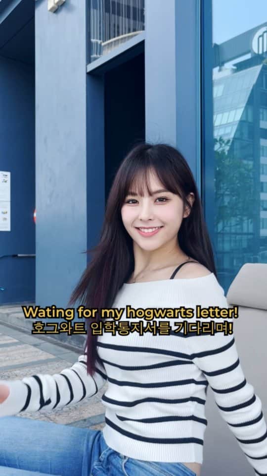 EVERGLOWのインスタグラム：「이유랑 같이 호그와트 입학할 사람!🙋‍♀️ #EVERGLOW #에버글로우 #이유 #EU」
