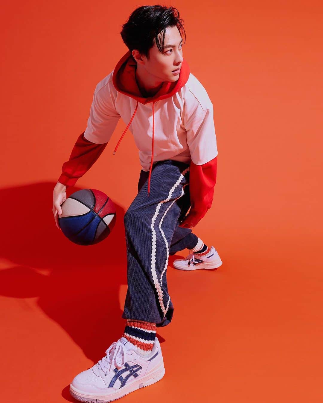 プリンス・チウのインスタグラム：「打球嗎？🏀 經典不敗 #ex89  @asics_sportstyle_tw」