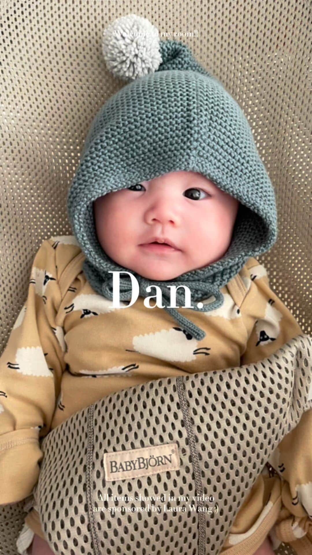 中野真理亜のインスタグラム：「生後2か月BOY👶💙  むちむちまんまるに さっそく届いた帽子をかぶせてみた👶💙  にくだんご萌え💙  #生後2ヶ月 #男の子ベビー #男の子baby」