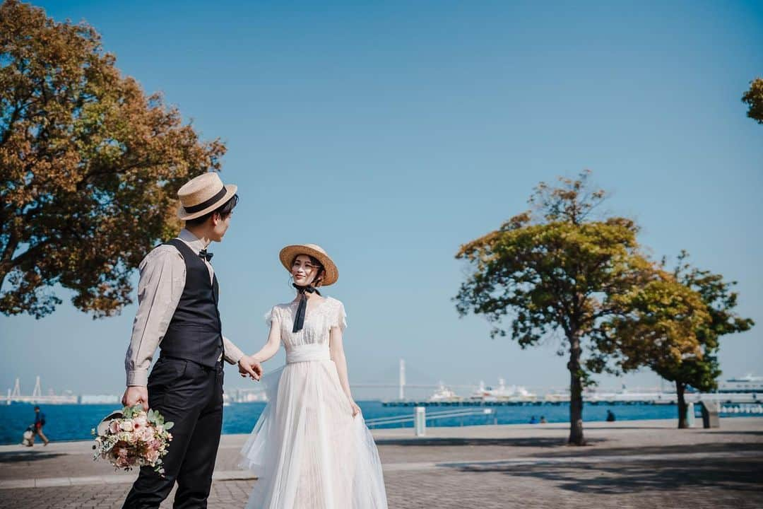 横町ももこさんのインスタグラム写真 - (横町ももこInstagram)「💖  今日は結婚記念日💐✨  陽太くんと夫婦になって今日で2年が経ちました👰‍♀️🤵‍♂️✨  これはちょうど一年前の写真👒💕 この一年で変化がありすぎて 一年前もはるか昔に感じる🤣  今年は家族も増えてみんなで過ごす結婚記念日👨‍👩‍👧🐶  いつもありがとう❤️ これからもよろしくね🤝💕  #結婚記念日 #weddinganniversary  #よたもも #いきなりマリッジ #いきマリ #AbemaTV #いきなり婚 #ヨウタモモコ #新米パパ　#新米ママ #結婚2周年  #ブロガー #インフルエンサー #横町ももこ」3月31日 19時14分 - momochadayo