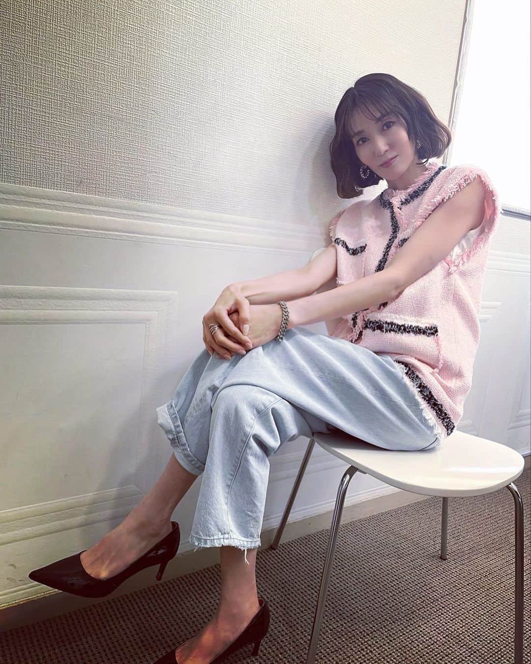 大河内奈々子のインスタグラム：「・ ・ 先日の収録。  たまにはピンク😊  オンエアについてはまた改めて。  #大河内奈々子 #nanakoohkouchi #pink  #バラエティ番組です🙋‍♀️」